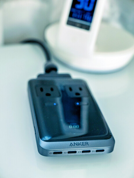 Anker Prime Charging Station (8-in-1, 240W) 